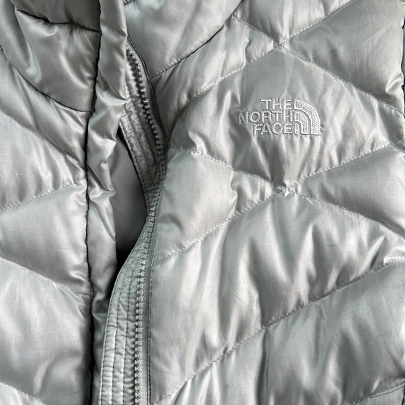 The North Face Aconcagua 550 Puffer Jacket - Gray/Silver - Picture 5 of 11